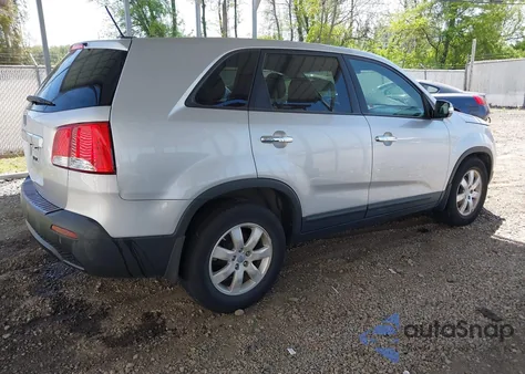 2013 Kia Sorento Lx z USA, uszkodzony, nr VIN 5XYKT3A15DG412553